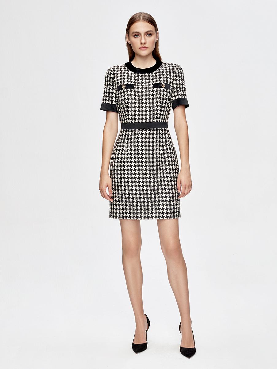 Твидовое платье мини в гусиную лапку
