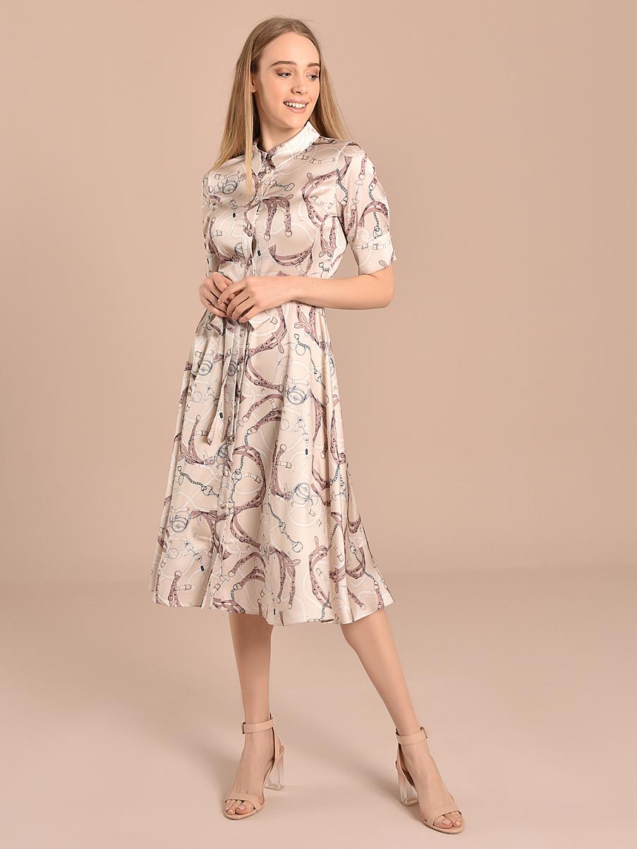 Бежевое платье-рубашка
