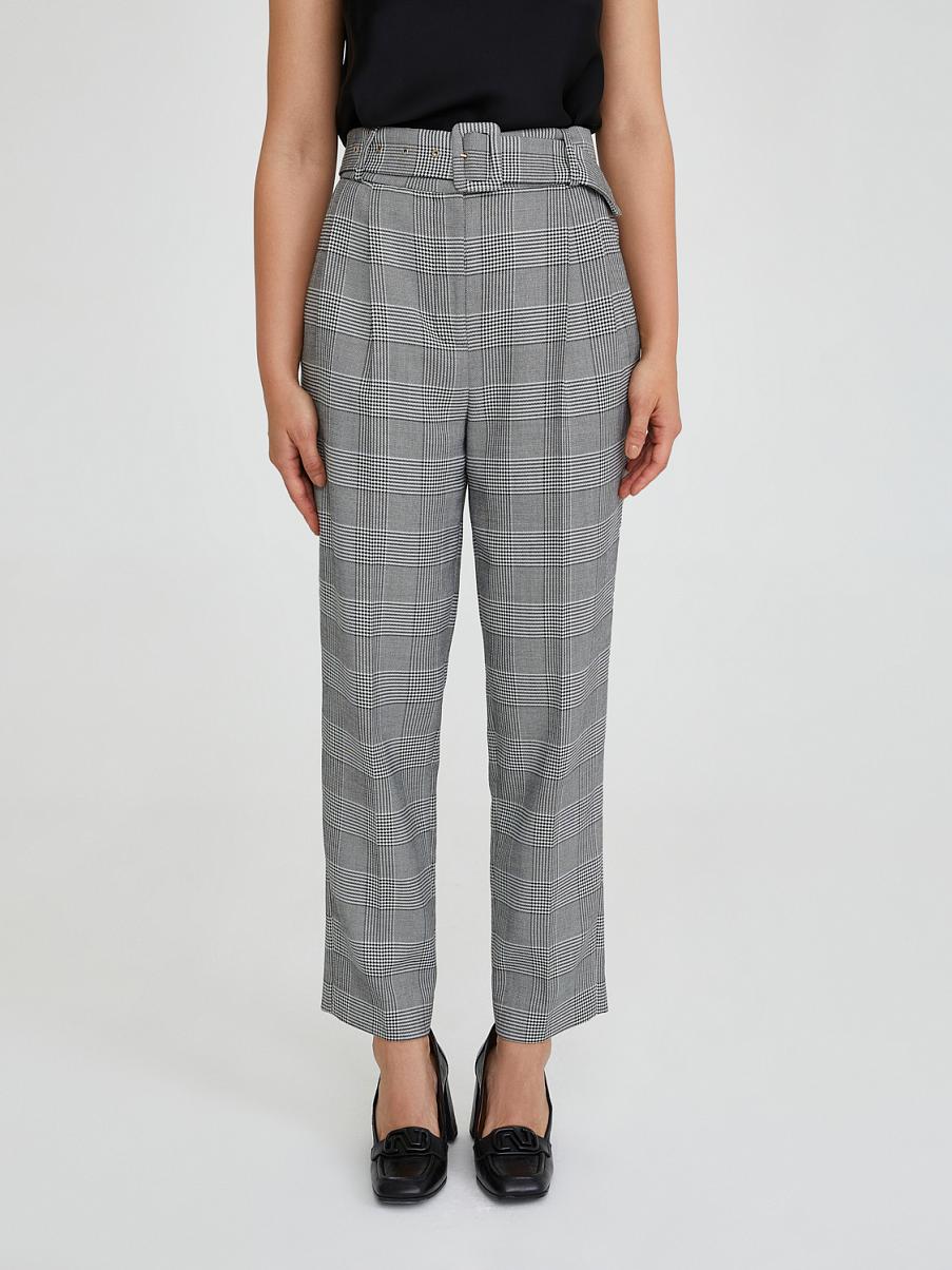 Прямые брюки в клетку с поясом