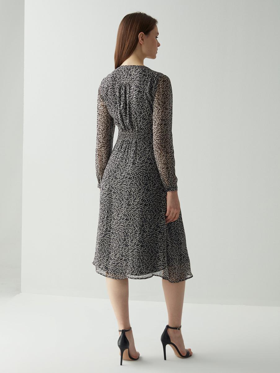 Шифоновое платье на запах с цветочным рисунком