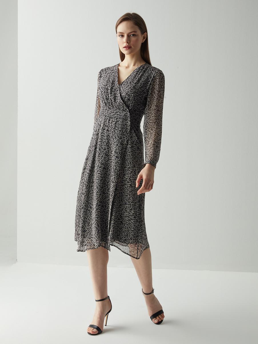 Шифоновое платье на запах с цветочным рисунком