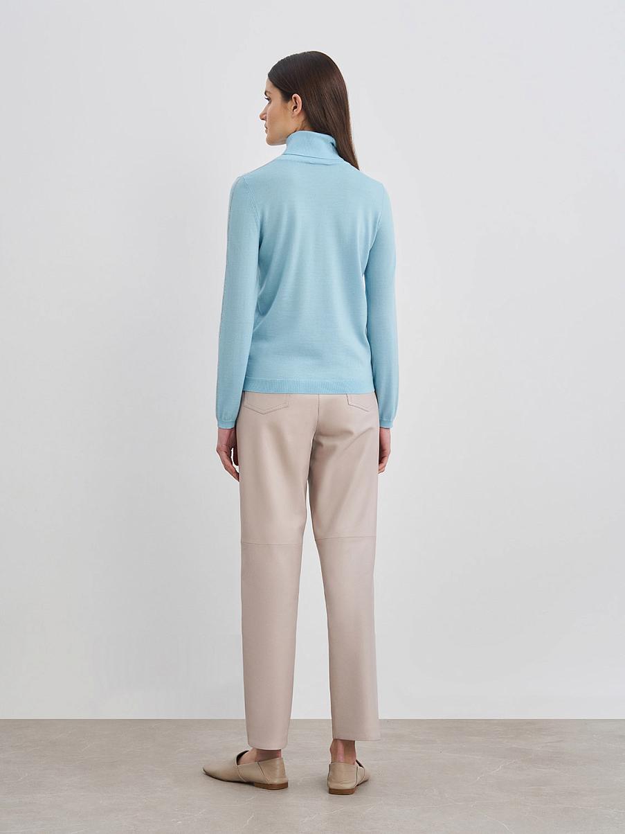 Водолазка из шерсти с декоративной цепочкой