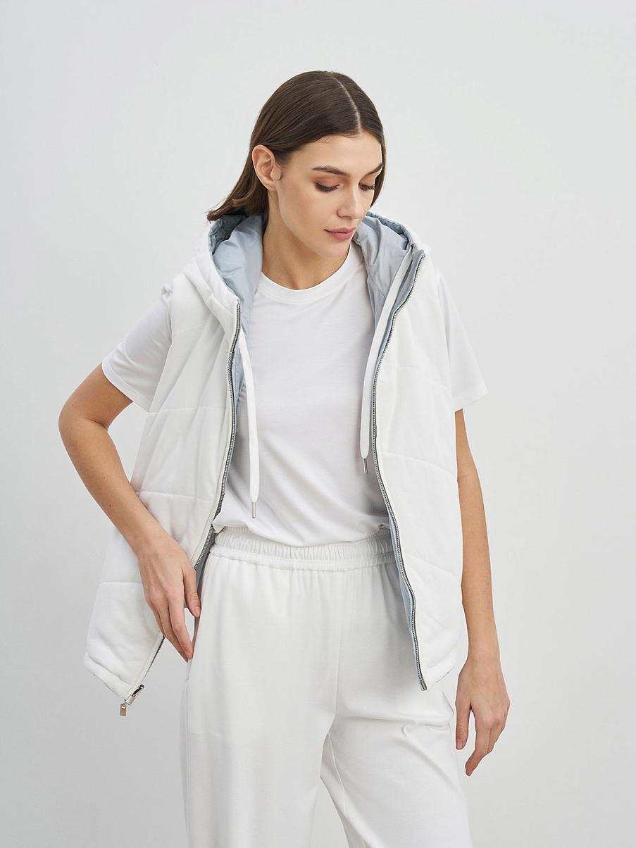 Двусторонняя жилетка с капюшоном