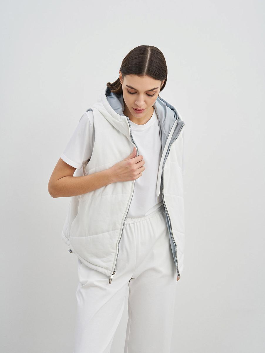 Двусторонняя жилетка с капюшоном