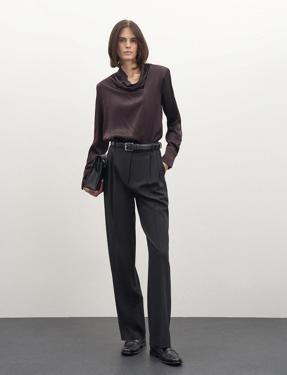 Атласная блуза с длинными рукавами