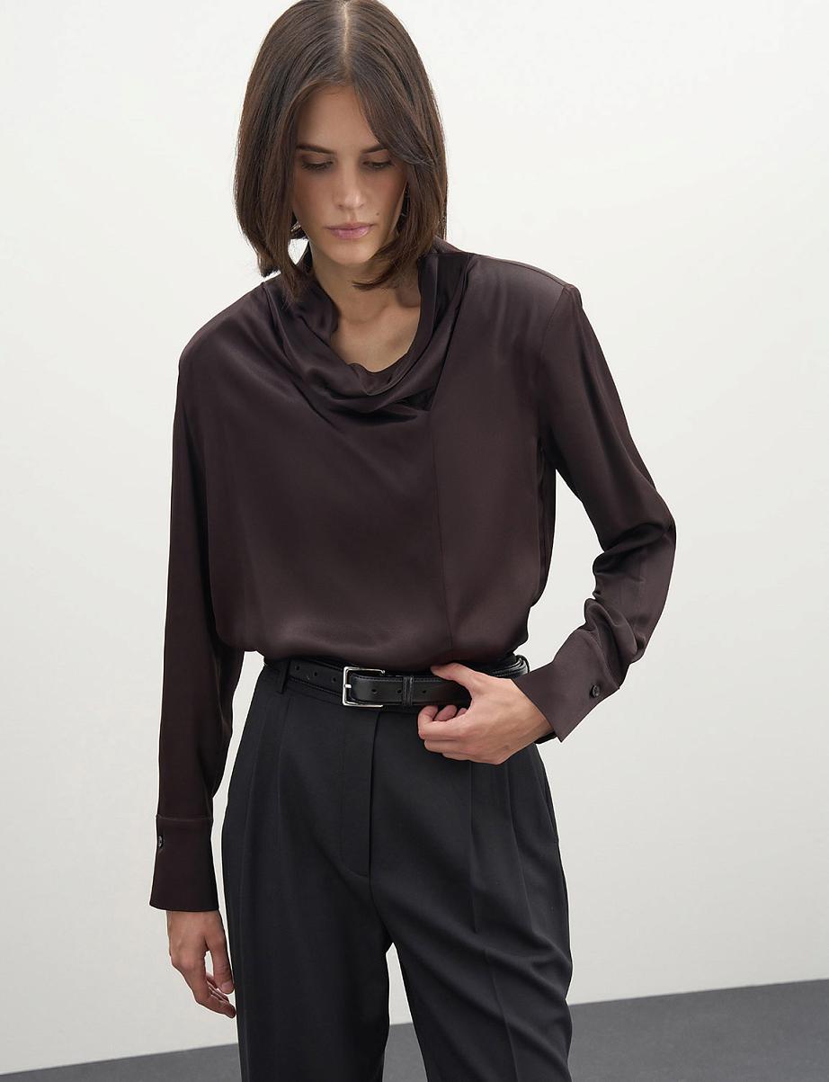 Атласная блуза с длинными рукавами