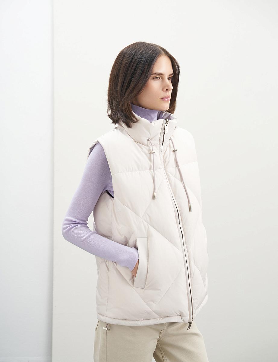 Двусторонняя жилетка с пухом и пером утки