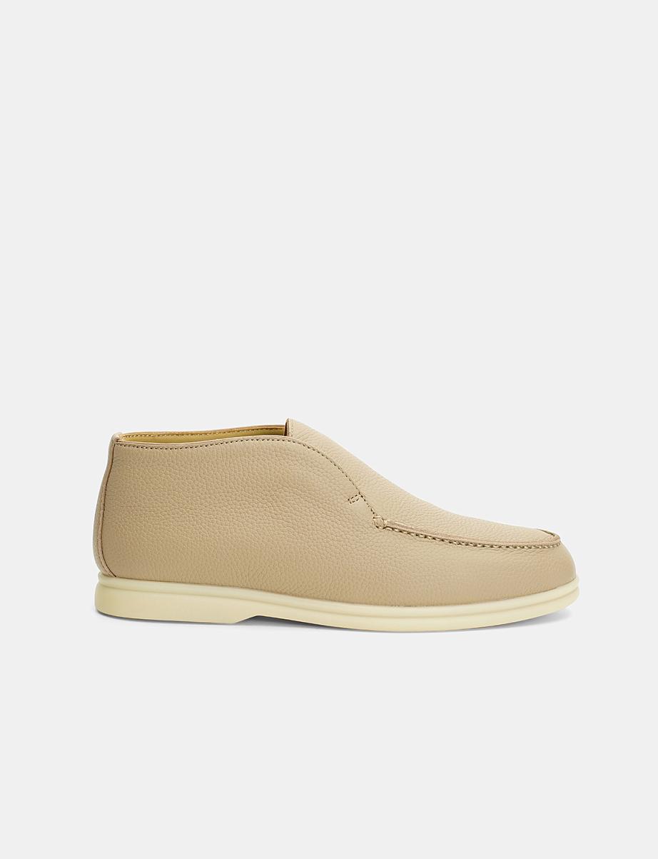 Лоферы из фактурной кожи