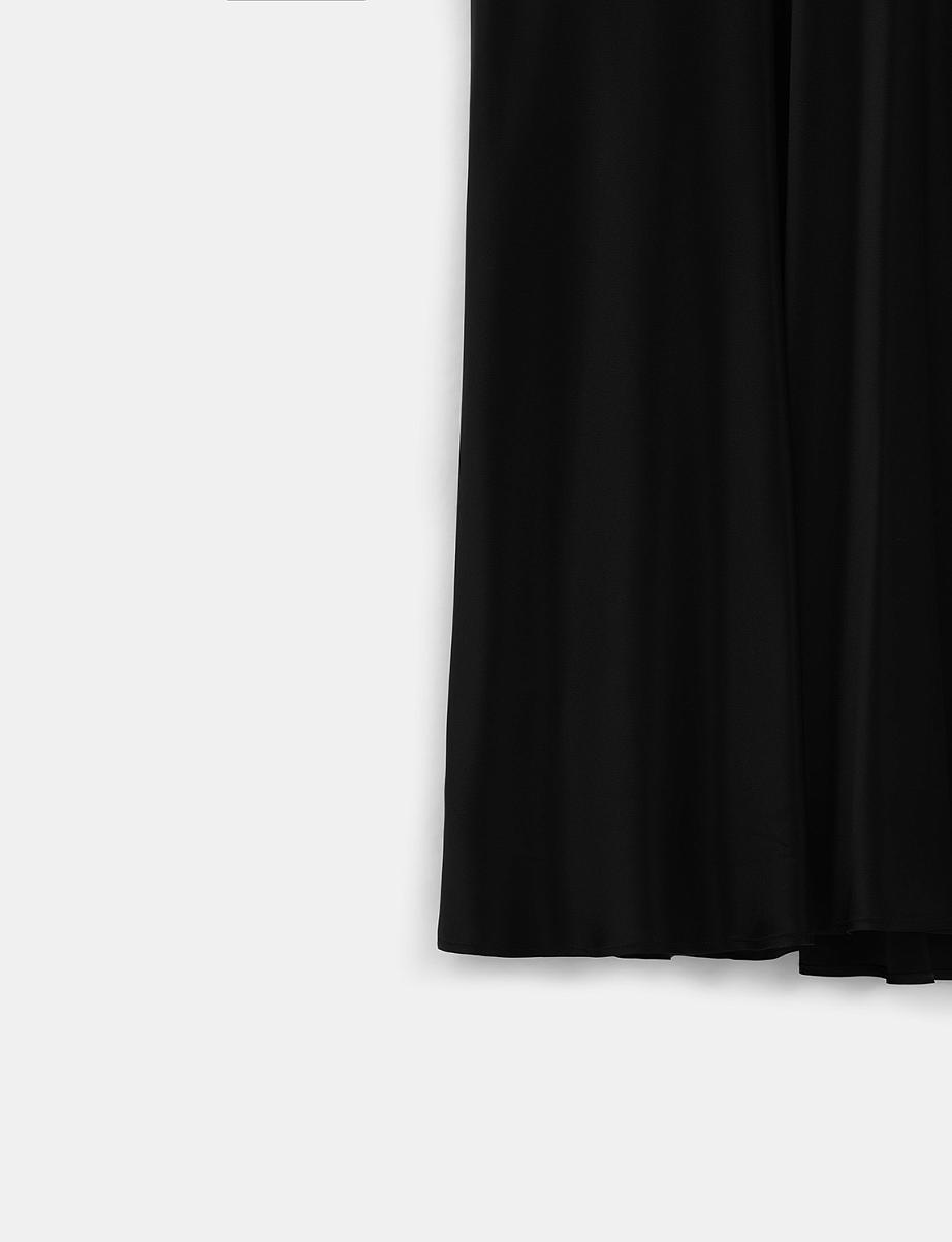 Атласная юбка миди