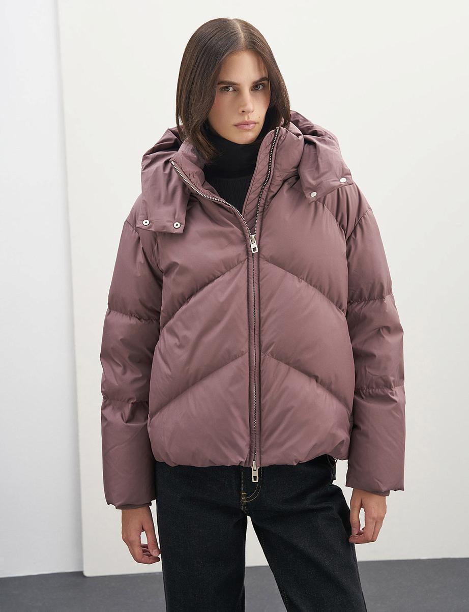 Куртка с капюшоном и наполнителем из пуха и пера