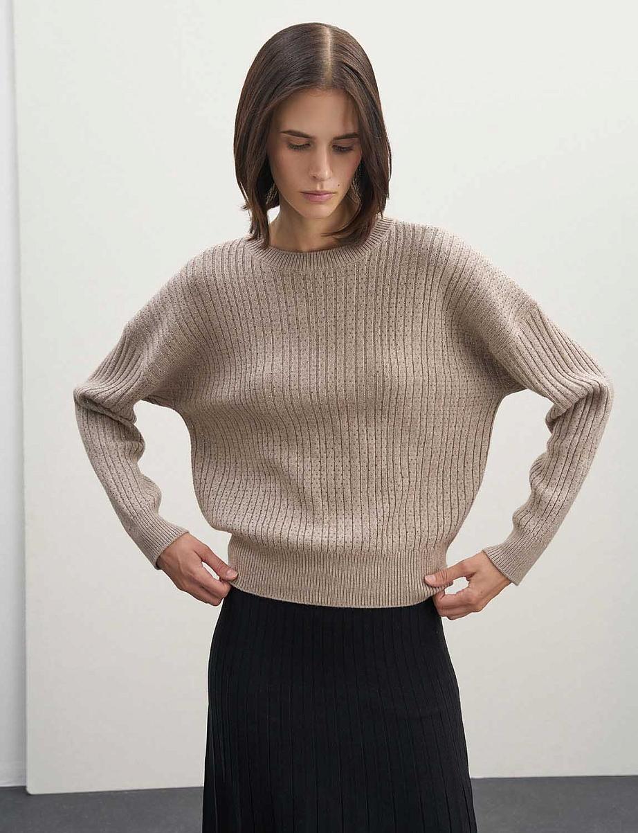 Объемный джемпер из шерсти со стразами