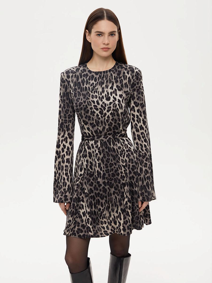Платье мини с открытой спиной и анималистичным узором