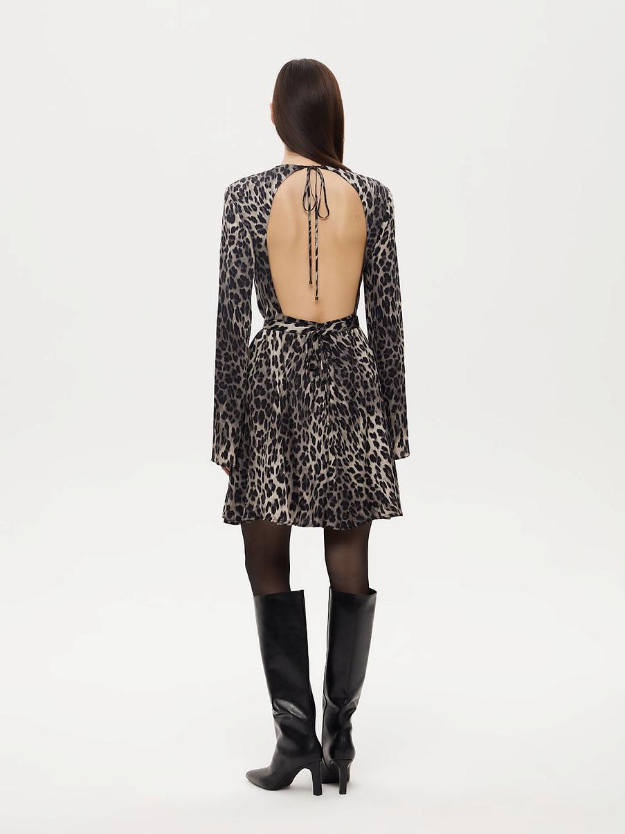 Платье мини с открытой спиной и анималистичным узором