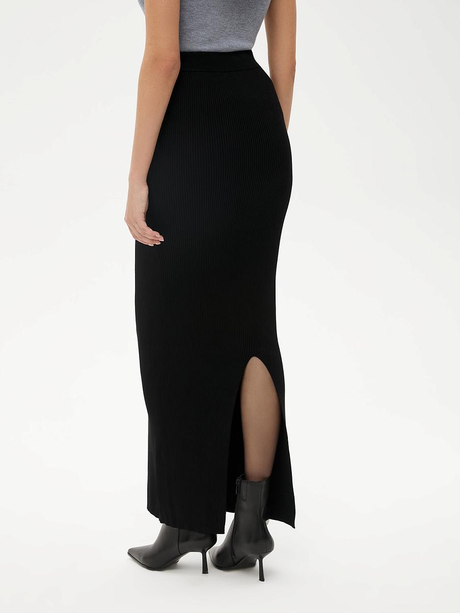 Юбка макси в рубчик с разрезом