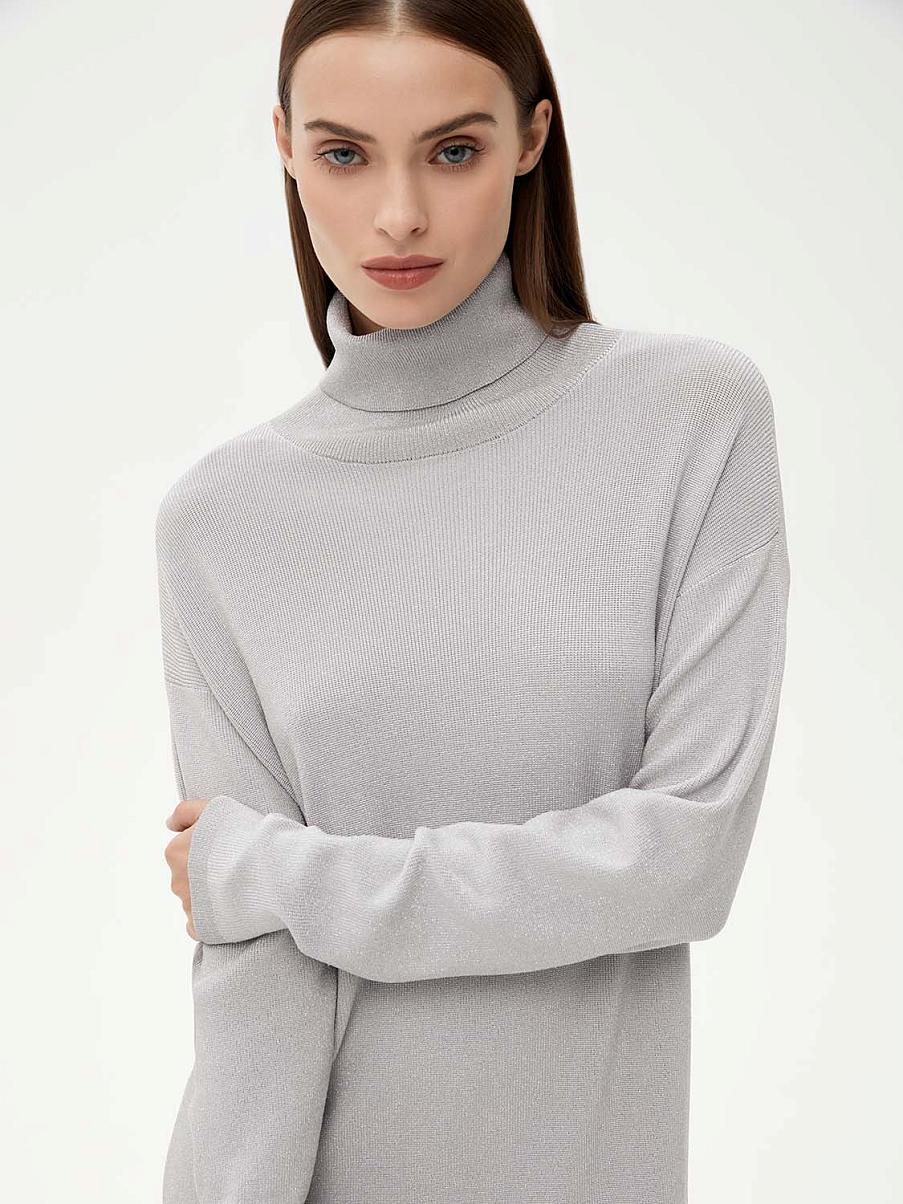 Трикотажное платье прямого кроя с люрексом