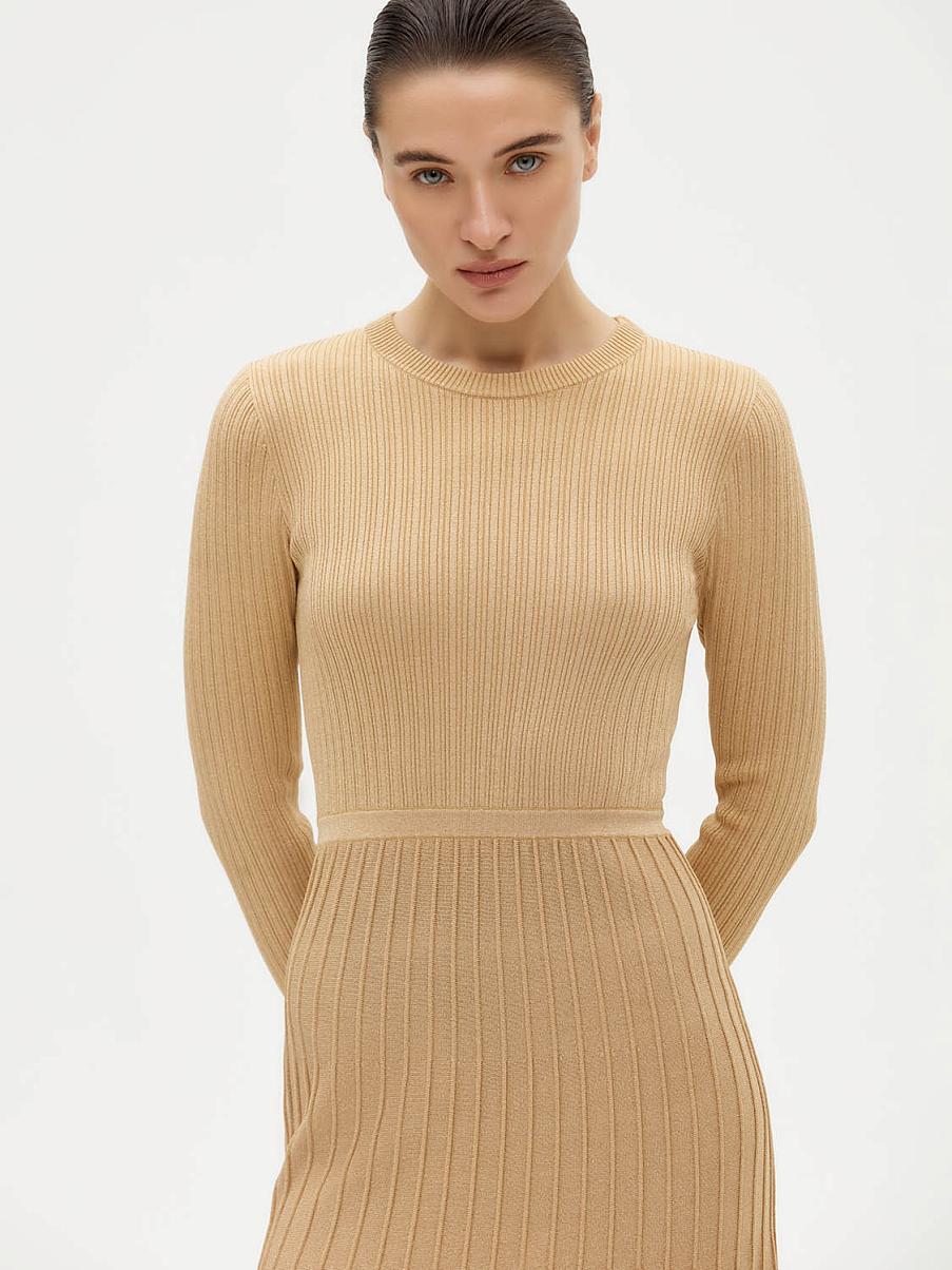 Трикотажное платье макси с люрексом