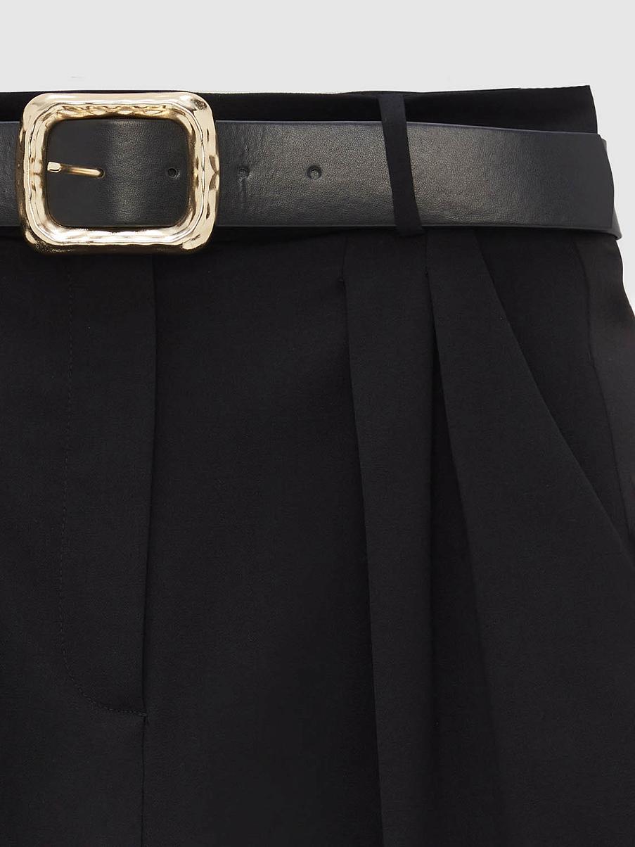 Костюмные шорты-бермуды с шерстью