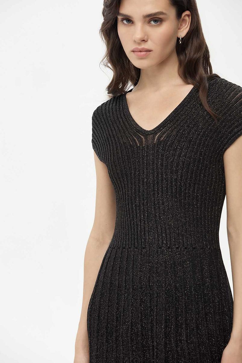 Трикотажное платье миди с люрексом