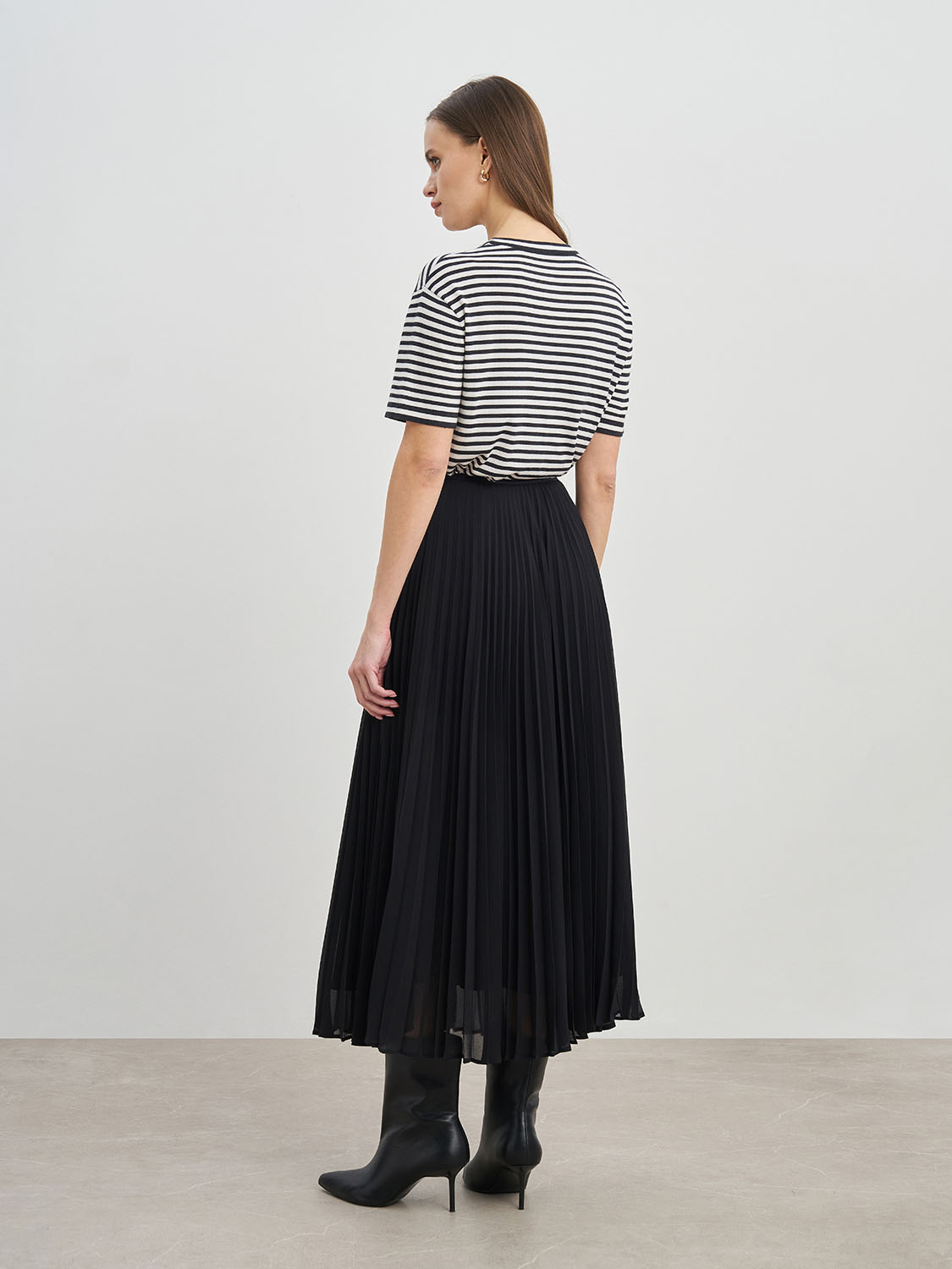 Купить дешево юбку из трикотажа с притачным поясом с широкой резинкой на сайте Апарт