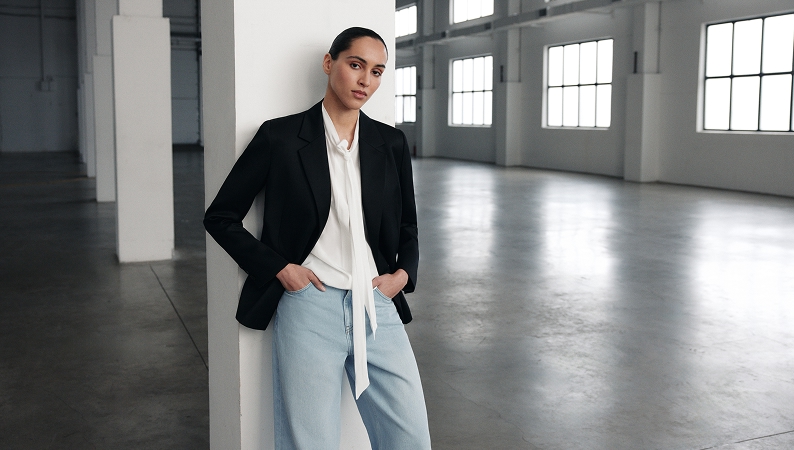 Деним как база и как инструмент стилизации: новая съемка LUSIO «Джинсовая революция»