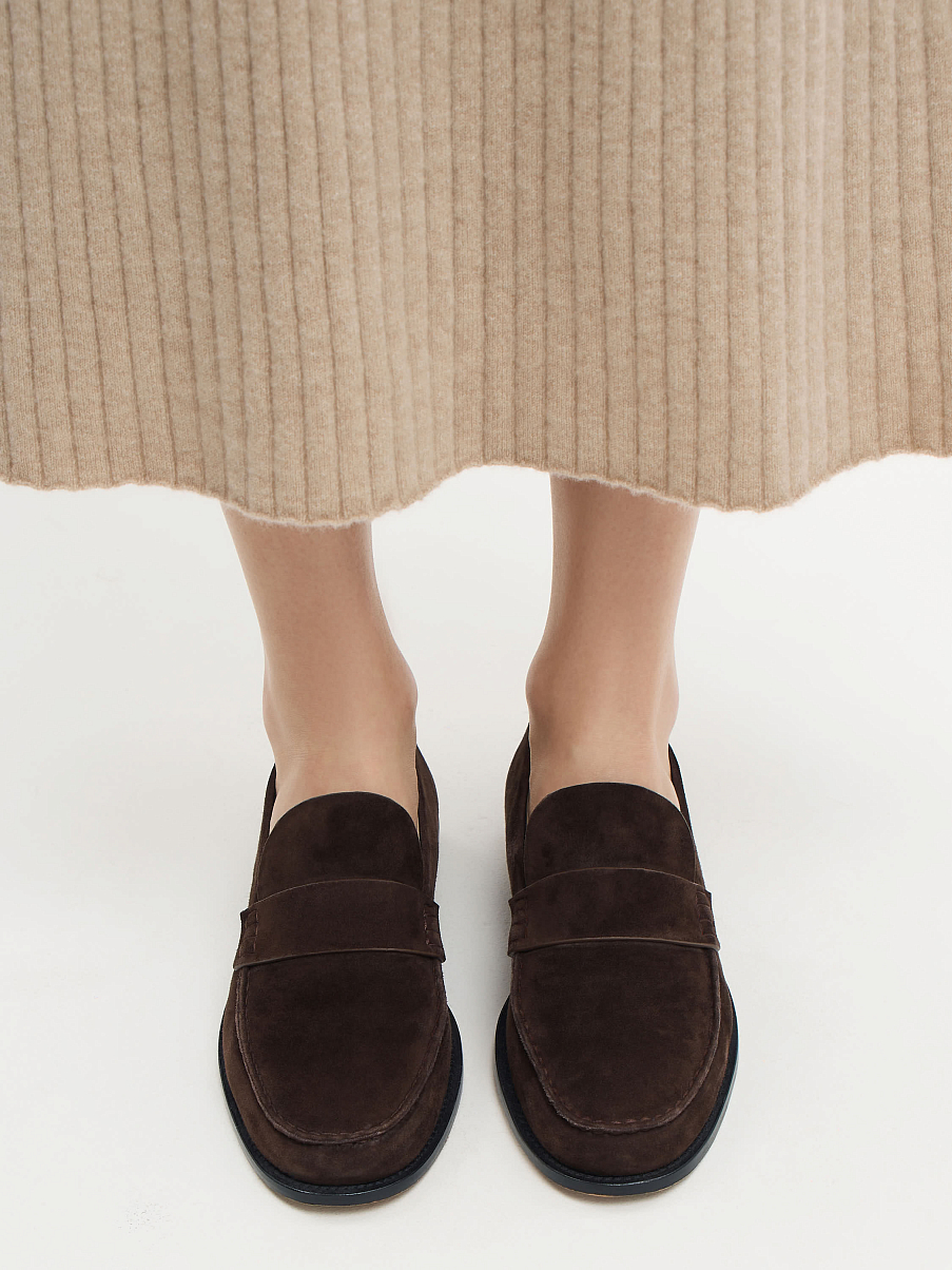 Лоферы из замши