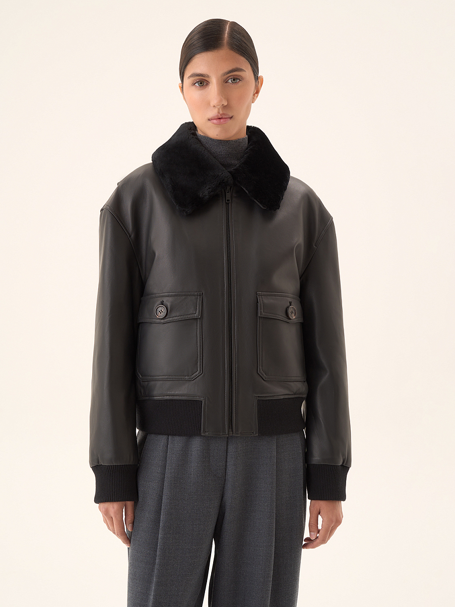 Куртка кожаная с мехом на воротнике