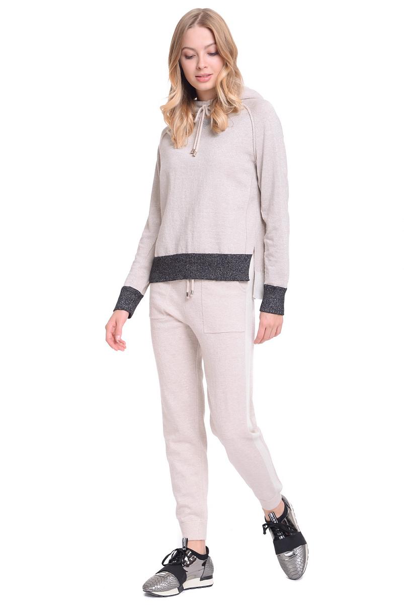 Костюм спортивный