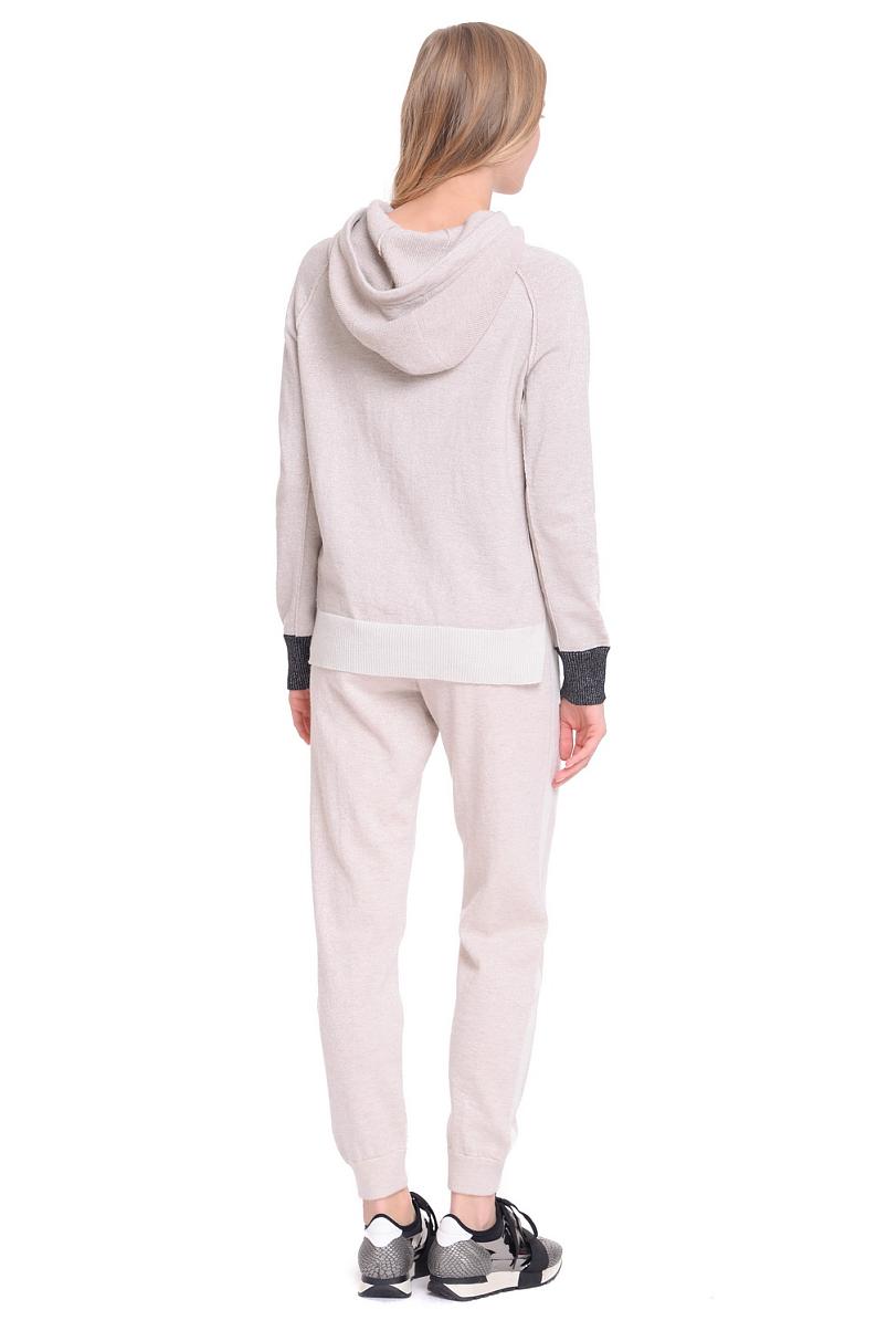 Костюм спортивный